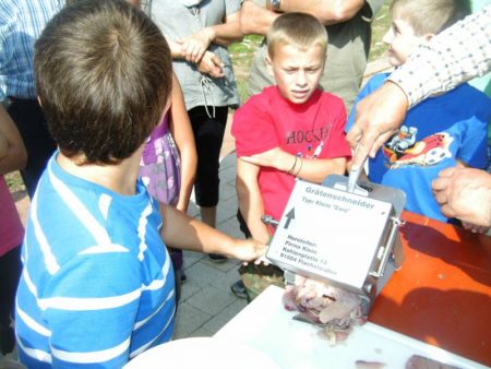 An Ort und Stelle wurden Fischchips – natürlich grätenfrei – erstellt.