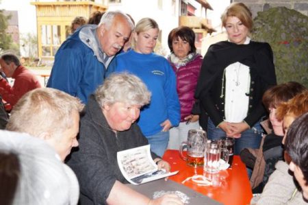 Gute Ideen für die Gestaltung des „Historischen Platz“ hatte die Künstlerin Sabine Mädl dabei.