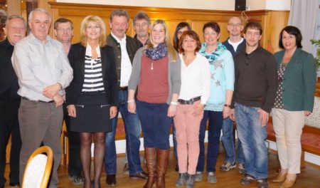 Die Vorstandschaft der Dorfgemeinschaft Viehberg im Jahr 2014