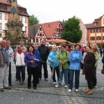 Die Besuchergruppe aus Viehberg auf dem Schwabacher Marktplatz