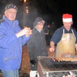 Vor dem Ansturm: Beliebt wie immer die Bratwürste vom Peter